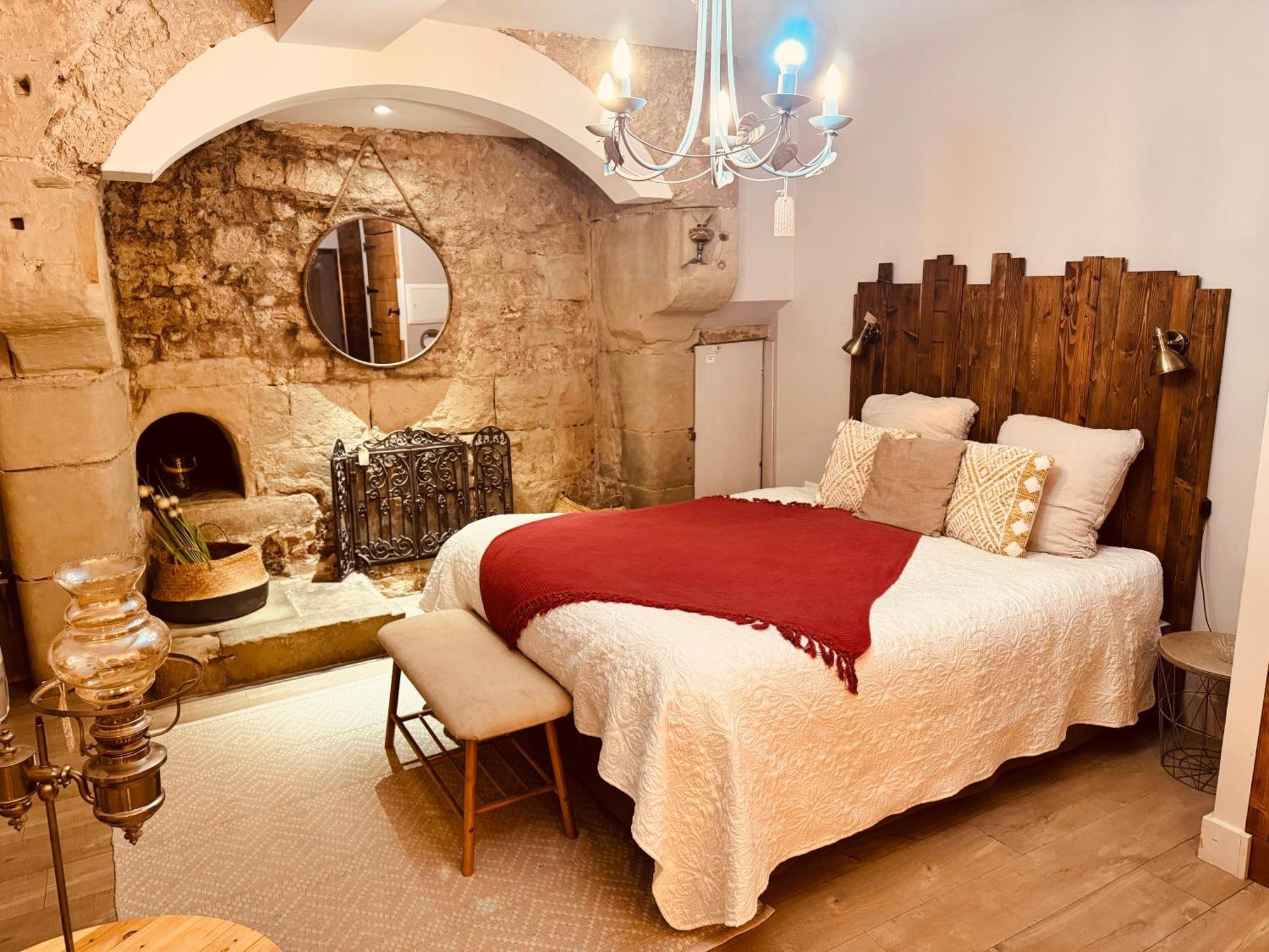 La Chaumière, studio, authentique, fibre, BedinShop Romans-sur-Isère Extérieur photo
